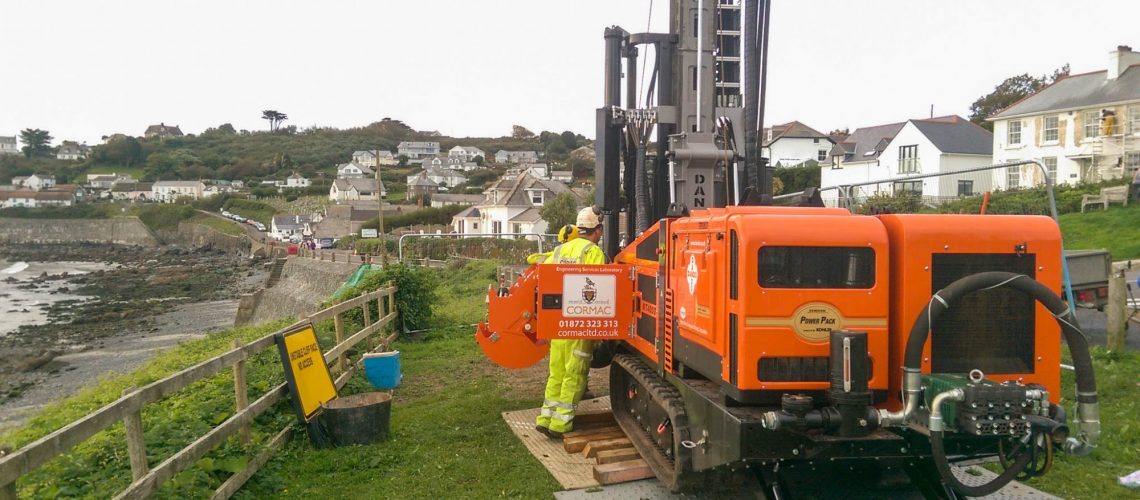 A Dando Multitec 4000 Mk3 rig performing site investigation in Coverack, Cornwall
